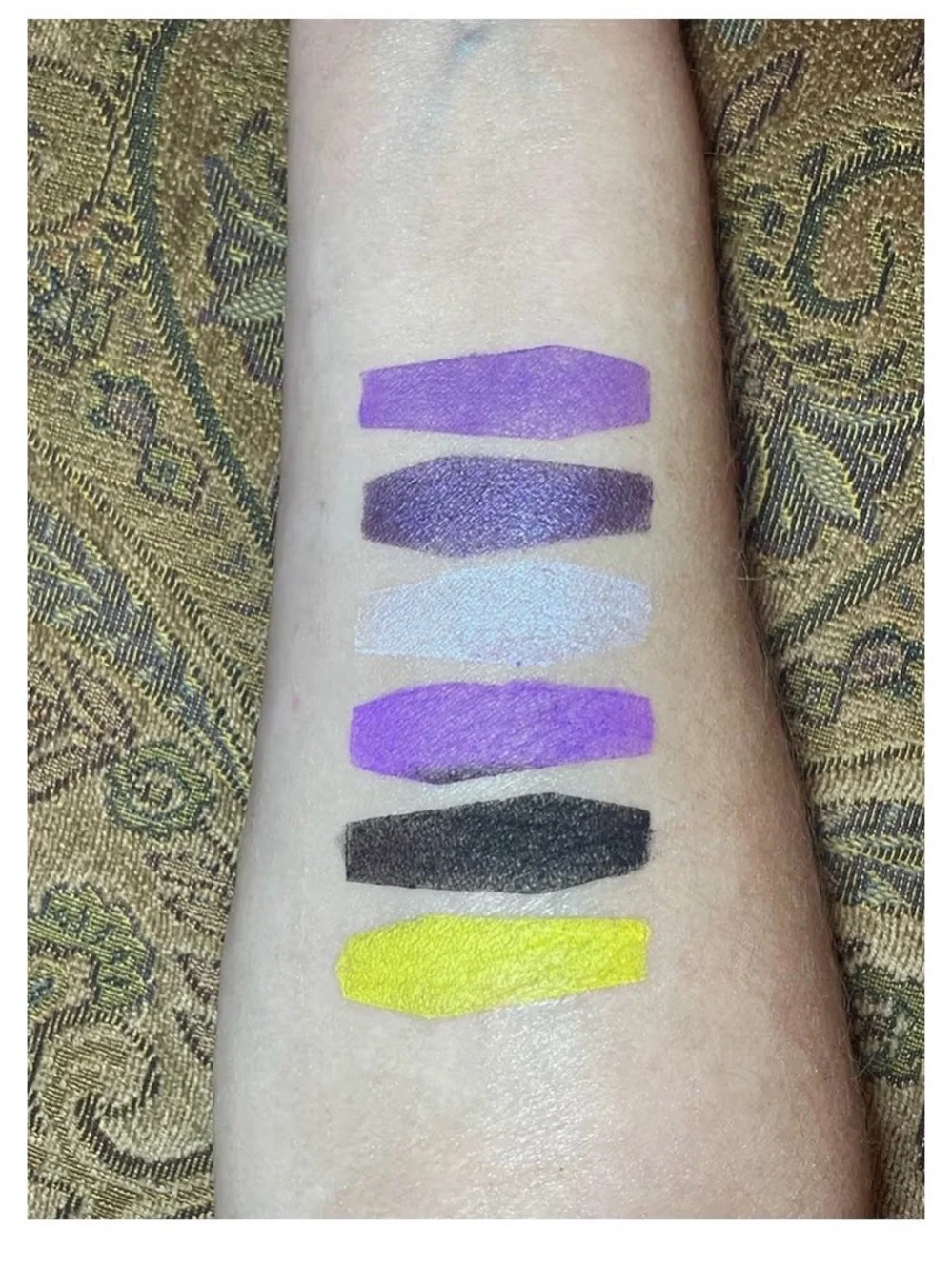 Eyeshadow Palette Nee Chee - 6 Color Set by Vampyre Cosmetics